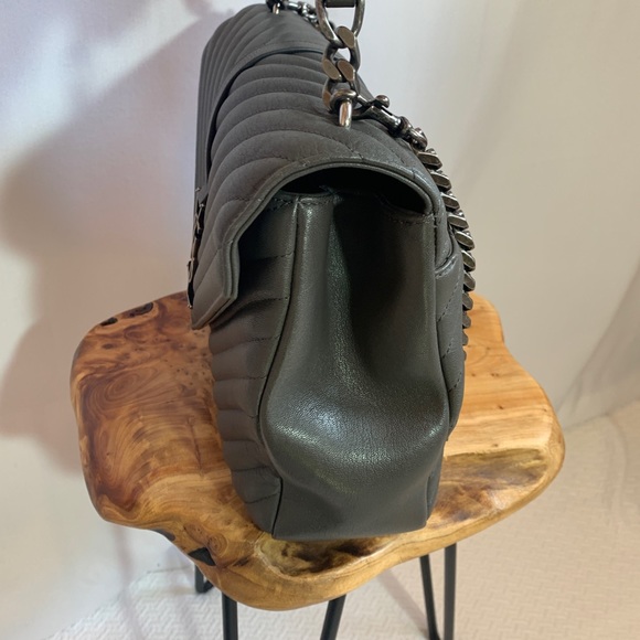 ♥️SOLD♥️ YSL Quilted Leather Large College Bag - Picture 10 of 16